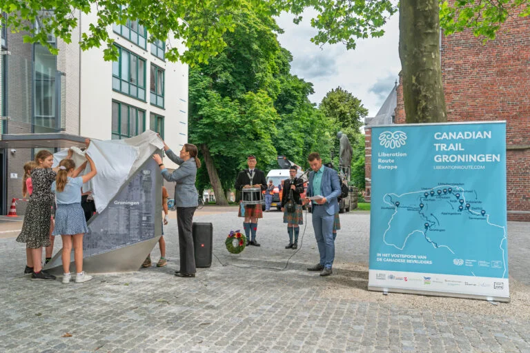 Onthulling monument Liberation Route